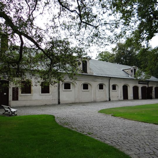 Former stable and carriage house in Kozłówka