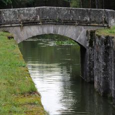 Bogenbrücke der Schleuse 49