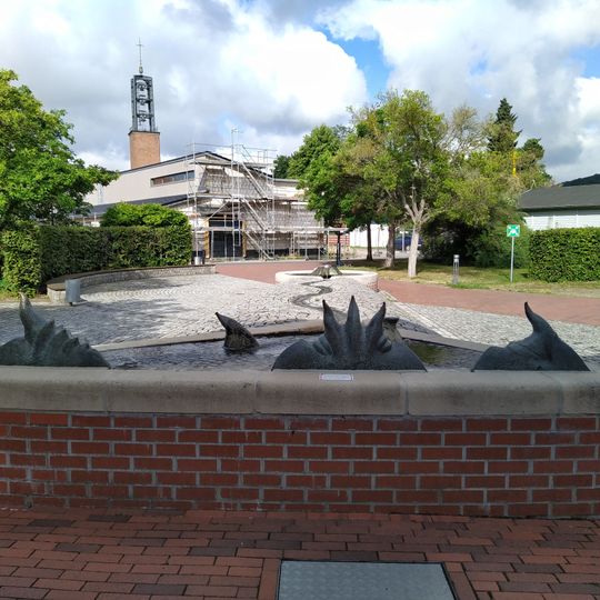 Brunnen im Grenzdurchgangslager Friedland
