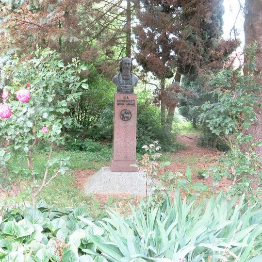 Památník J. A. Komenského u evangelického kostela ve Mšeně