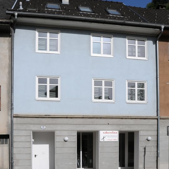 Wohnhaus und Nebengebäude