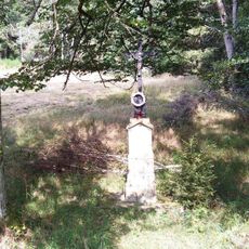 Kříž u silnice východně od Dolního Falknova