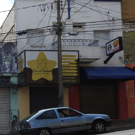 Imóvel à Avenida São Carlos, nº 1605 e 1609