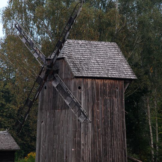 Post mill in Hola