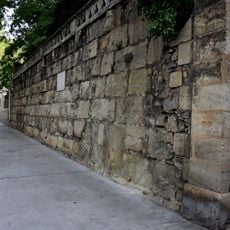 Vestiges des anciens remparts