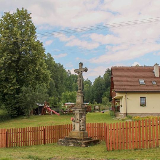 Kříž v Nových Losinách vedle silnice