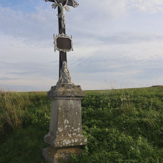 Kříž u silnice u Klementic