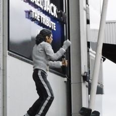 Statue of Michael Jackson