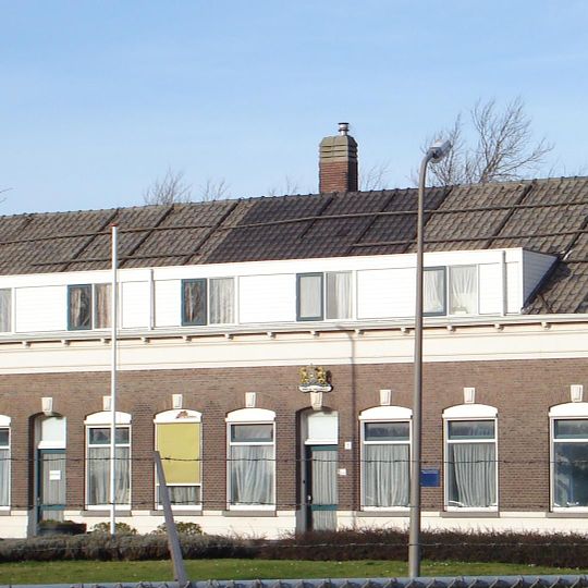 Fort aan den Hoek van Holland: commandantswoning en twee officierswoningen