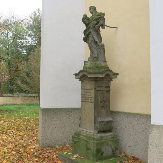 Socha svaté Barbory u kostela Všech svatých v Libochovicích