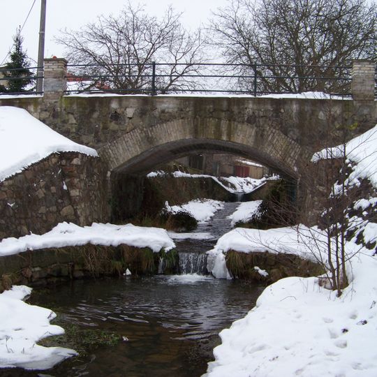 Bridge of Na Stránce street over the Nezabudický potok