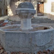 Fontaine Place de la Bourgade de Bédoin