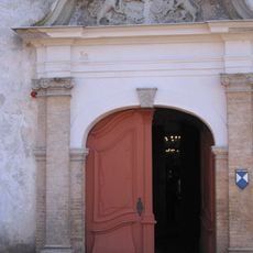 Portāls un durvju vērtnes