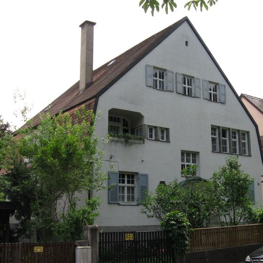 Herbststraße 23