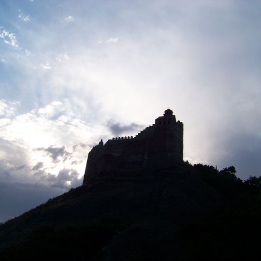 Მძოვრეთის ციხე, გალავანი, დარბაზული ეკლესია, სამრეკლო, კოშკი, საცხოვრებელი სახლი