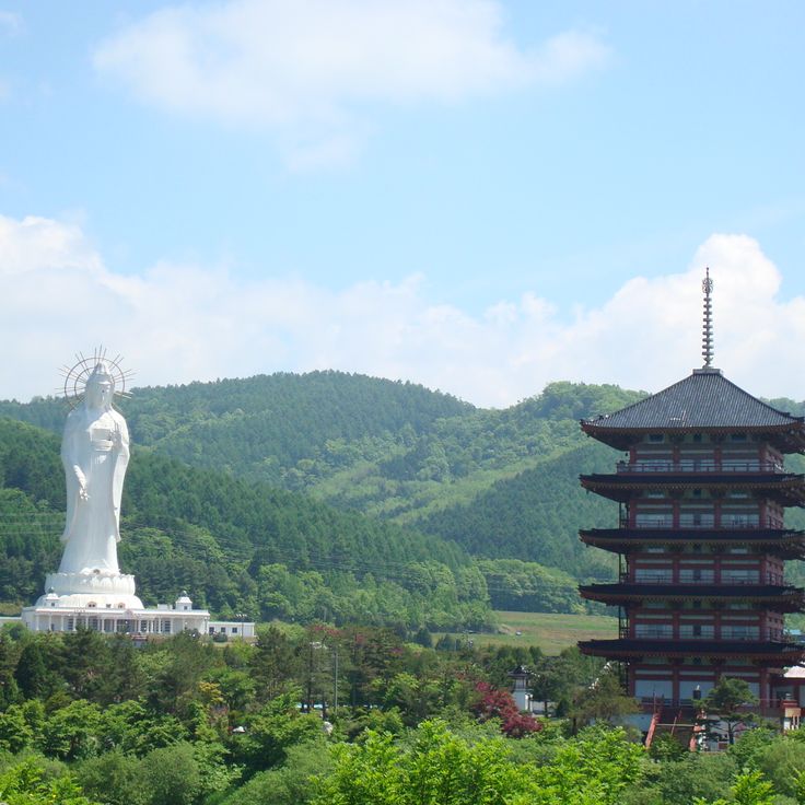 Dai Kannon w parku Kita no Miyako