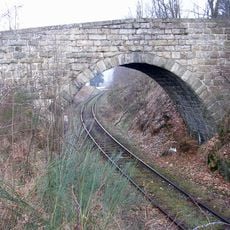 Most přes železniční trať v Malenicích