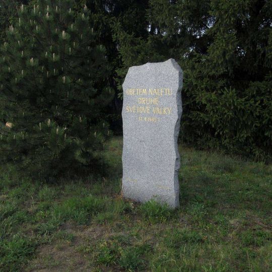 Pomník obětem bombardování v Plzni v Jateční ulici I