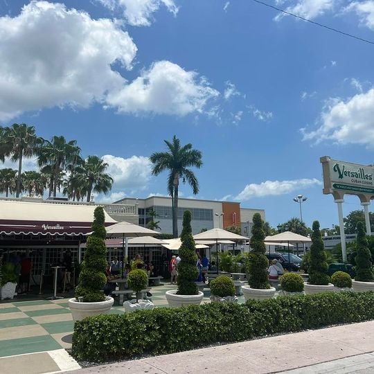 Versailles restaurant
