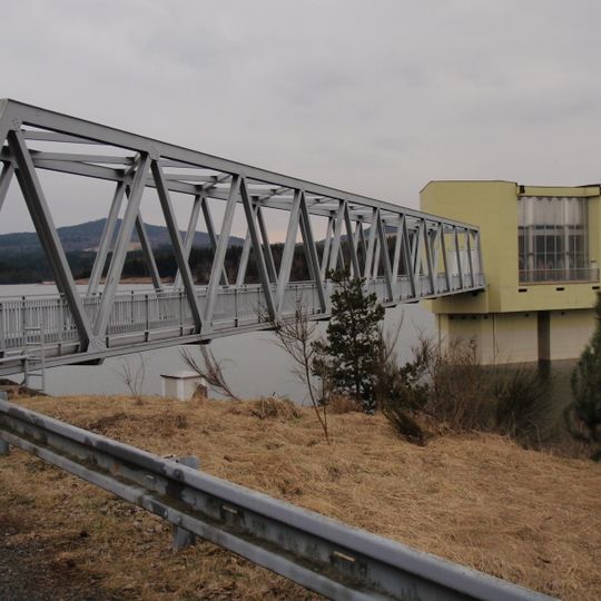 Most k odběrné věži ve vodní nádrži Stanovice