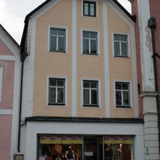 Wohn- und Geschäftshaus