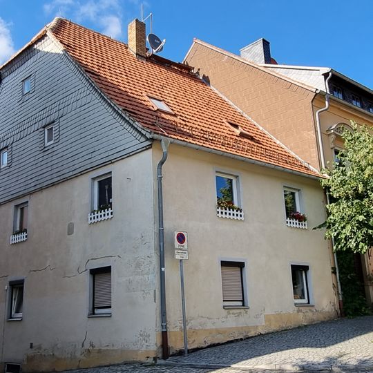 Wohnhaus in Ecklage und in halboffener Bebauung Vorwerk 19