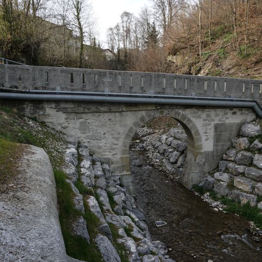 Fussgängerbrücke über den Chräbsbach