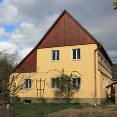 Wohnstallhaus und Scheune eines Dreiseithofes An der Försterei 1