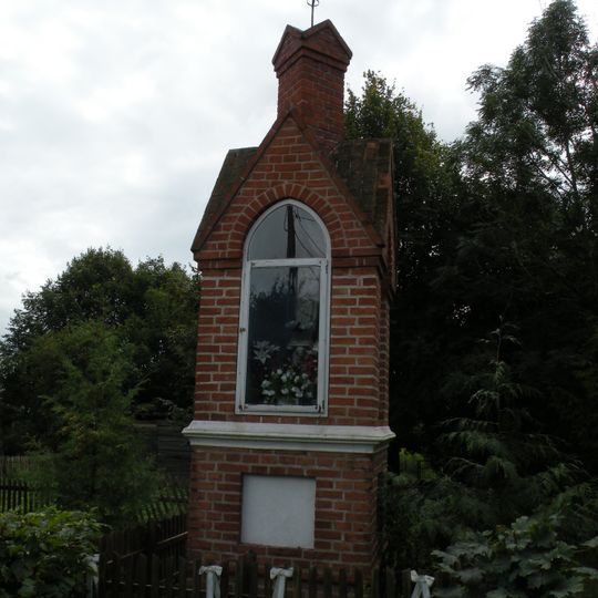 Kapliczka przydrożna, przy posesji nr 37