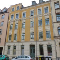 Mietshaus in geschlossener Bebauung Eckstraße 3