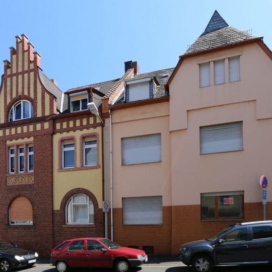 Am Zehntenstein 9-11