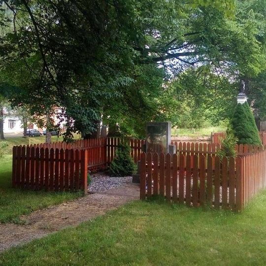 Pomník padlým v Běsnu