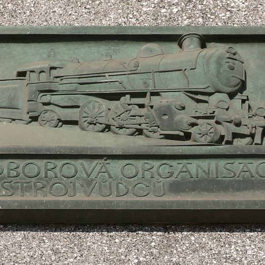 Pamětní deska Odborové organisace strojvůdců na domě Seifertova 571/5 na Žižkově