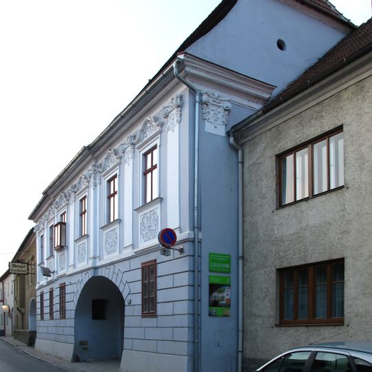 Residential building Walterstraße 10