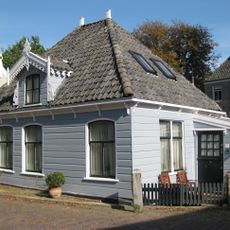 Roomeinde 2, Broek in Waterland