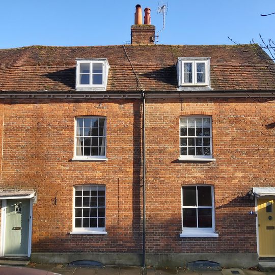 3 4, Middle Church Lane