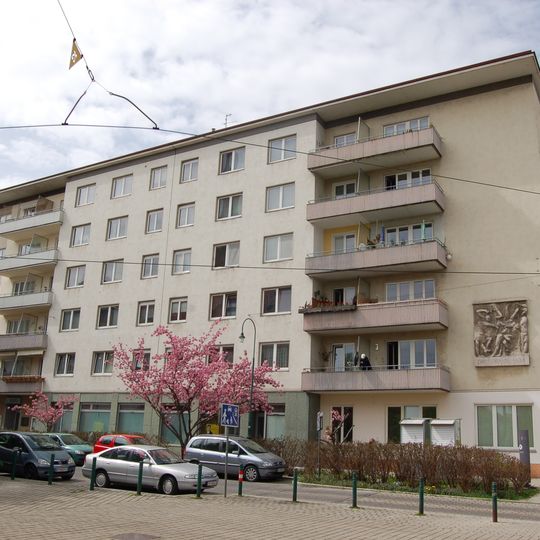 Wohnhausanlage Ottakringer Straße 217–221