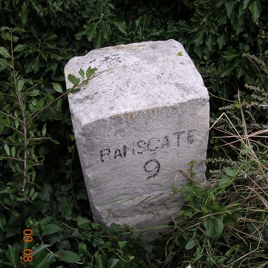 Milestone, Sarre Wall causeway, half way along a slight bend