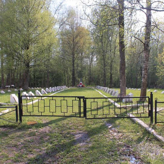 Воинское кладбище воинов Советской Армии, погибших в боях за освобождение г. Новгорода в марте-апреле 1943 г.