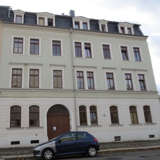 Mietshaus in halboffener Bebauung Eckstraße 13