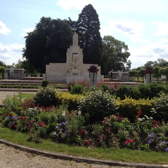 Square Lucien Beaufrère - Parc Art Déco à Vierzon, France