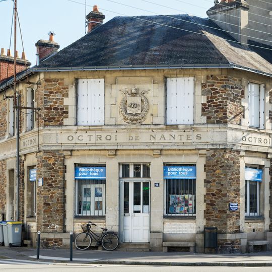 Toll houses in Nantes