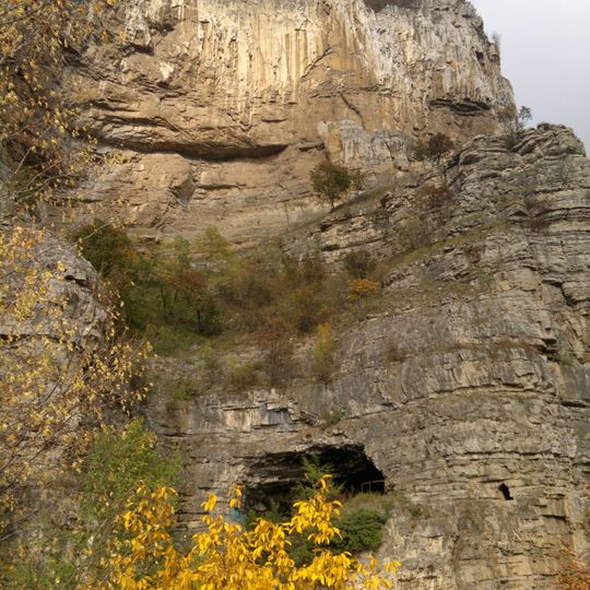Temnata dupka, Gara Lakatnik