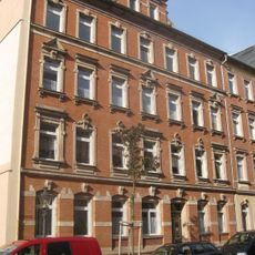 Mietshaus in ehemals geschlossener Bebauung Markusstraße 1