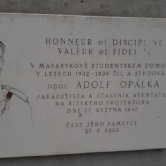 Pamětní deska Adolfa Opálky na Masarykových kolejích ulici v Brně