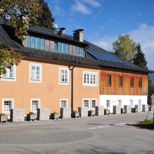 Gutshof/Meierhof, Wirtschaftsgebäude des Schlosses Lasseregg