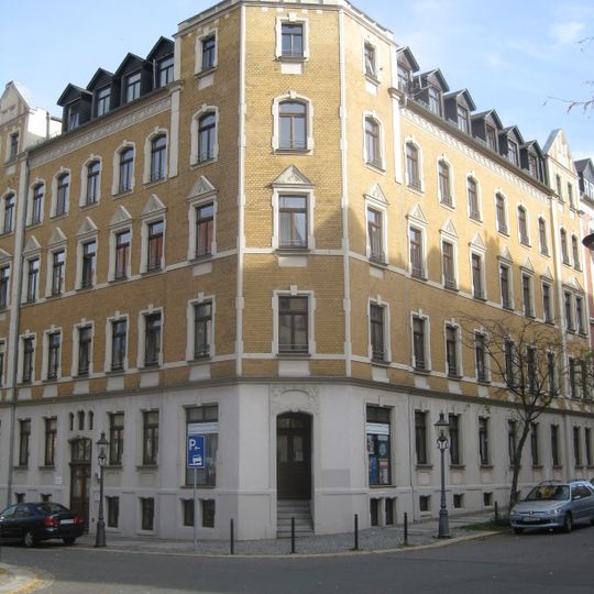 Mietshaus in geschlossener Bebauung in Ecklage Tschaikowskistraße 54