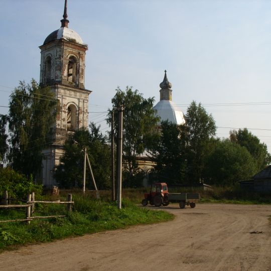 Троицкая церковь с интерьером