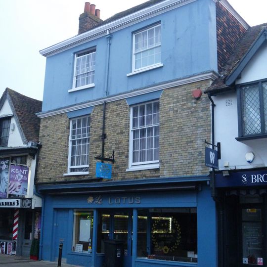 12, St Peter's Street