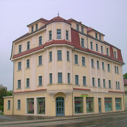 Wohnhaus mit Ladenzone Ernst-Thälmann-Straße 16